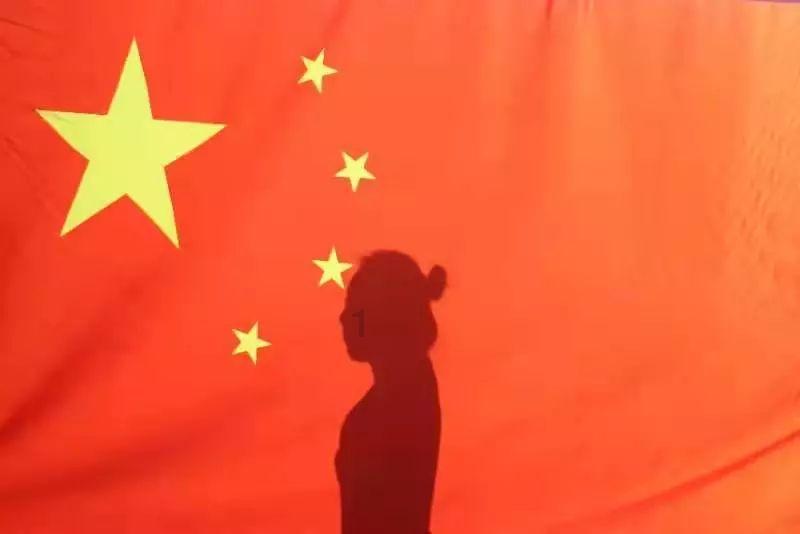 超越星际的驾驭体验，科技与豪华的完美融合，开启未来汽车旅
